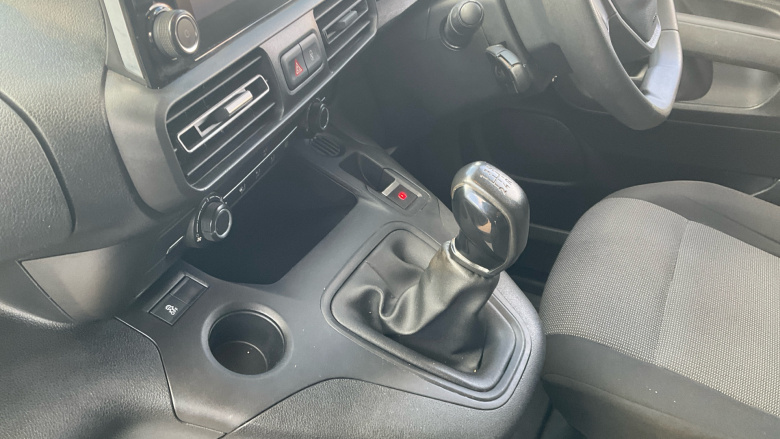 Peugeot Partner Standard Diesel 1000 1.5 BlueHDi 100 Professional Van